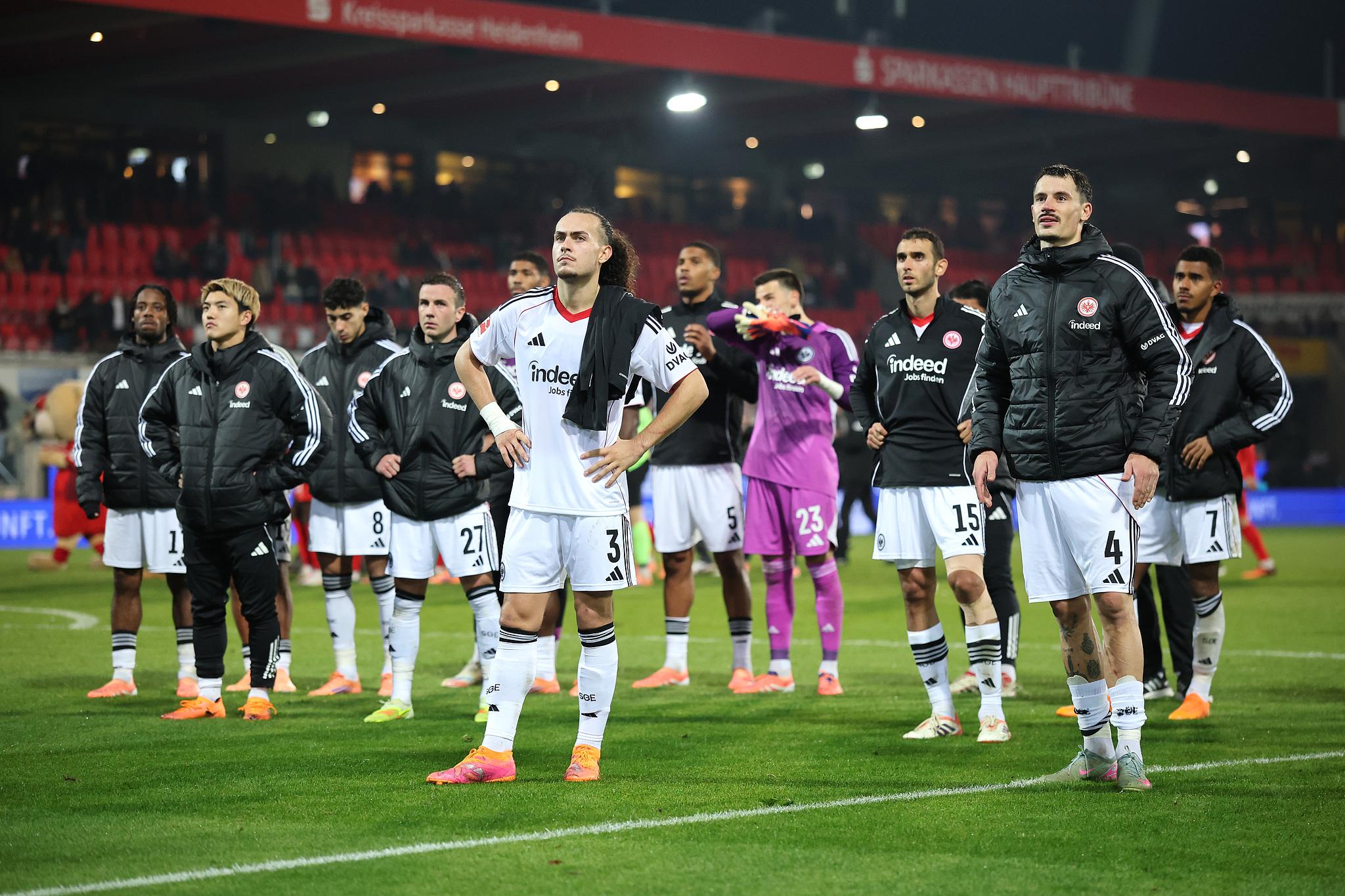 旺财28登录-沮丧的法兰克福球员深度剖析