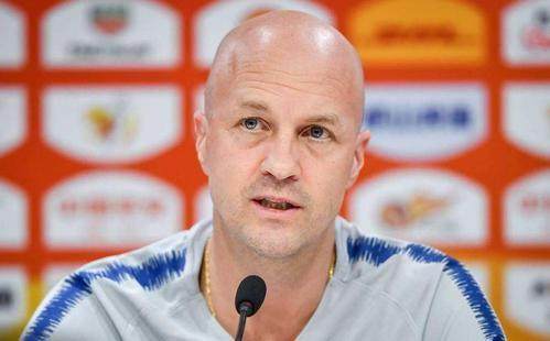 旺财28.com-小克鲁伊夫:赢下广州城摆脱压力 在场上证明自己